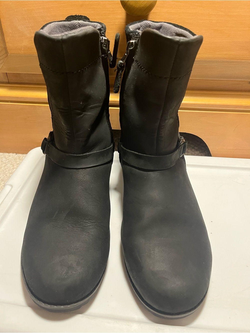 Eddie Bauer Black Leather Waterproof Boots with Side Zip SZ 9